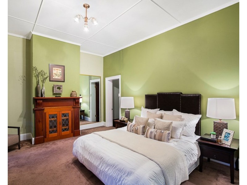 46 Hursley Road, Newtown QLD 4350