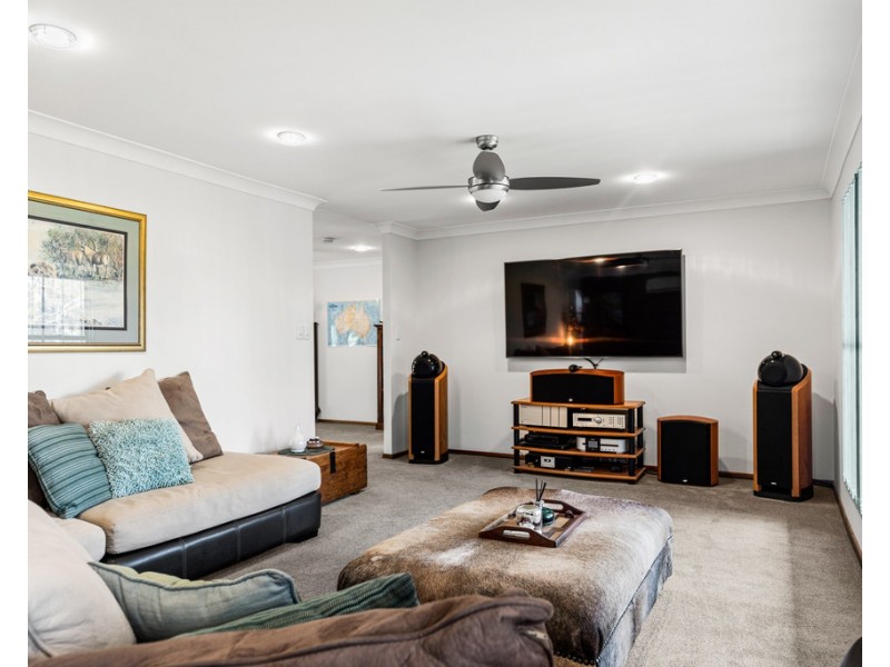 8 Valley View Drive, Meringandan West QLD 4352