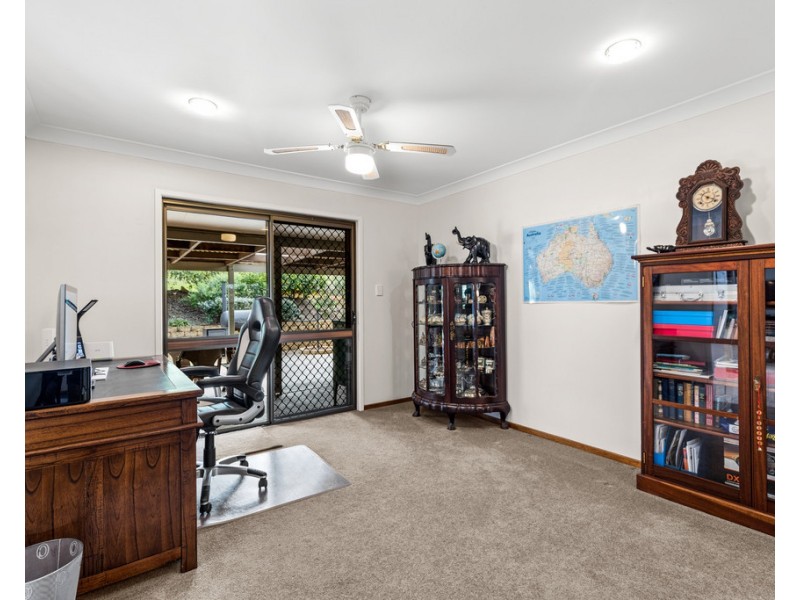 8 Valley View Drive, Meringandan West QLD 4352