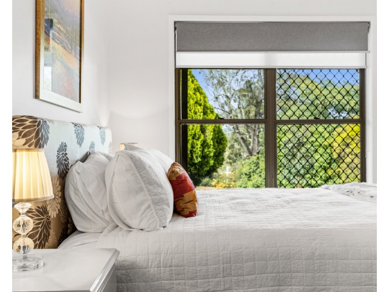 8 Valley View Drive, Meringandan West QLD 4352