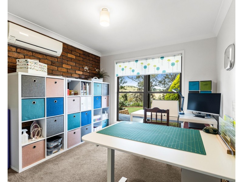 8 Valley View Drive, Meringandan West QLD 4352