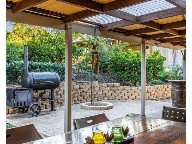 8 Valley View Drive, Meringandan West QLD 4352