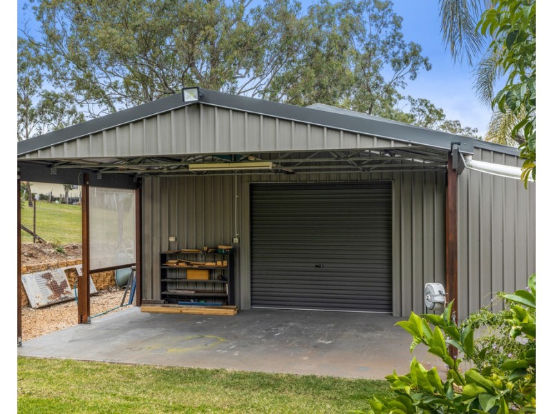 8 Valley View Drive, Meringandan West QLD 4352