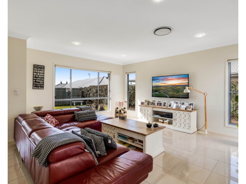 13 Stedman Street, Middle Ridge QLD 4350