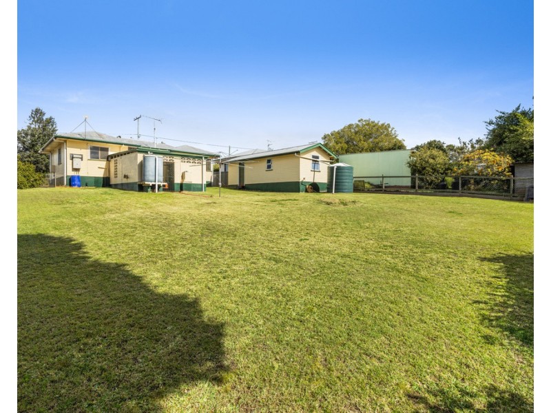 143A South Street, Centenary Heights QLD 4350