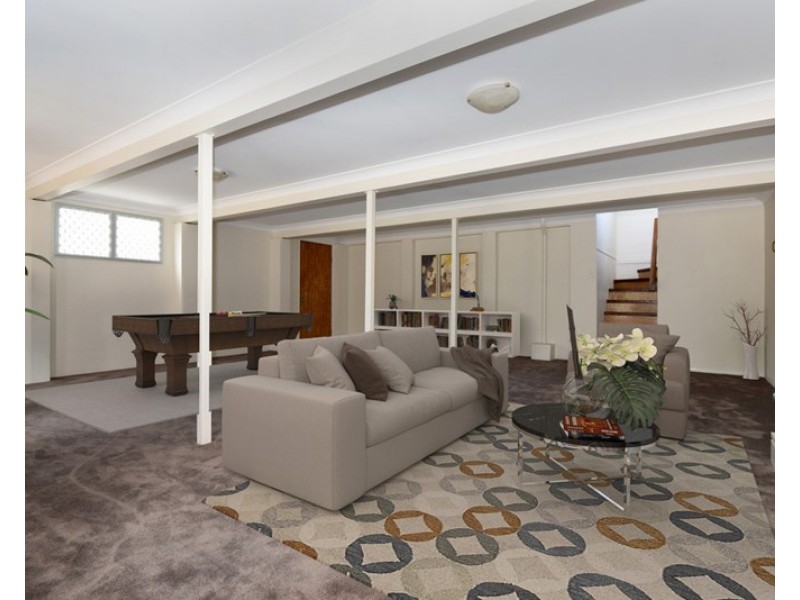 8 Barrymount Crescent, Mount Lofty QLD 4350