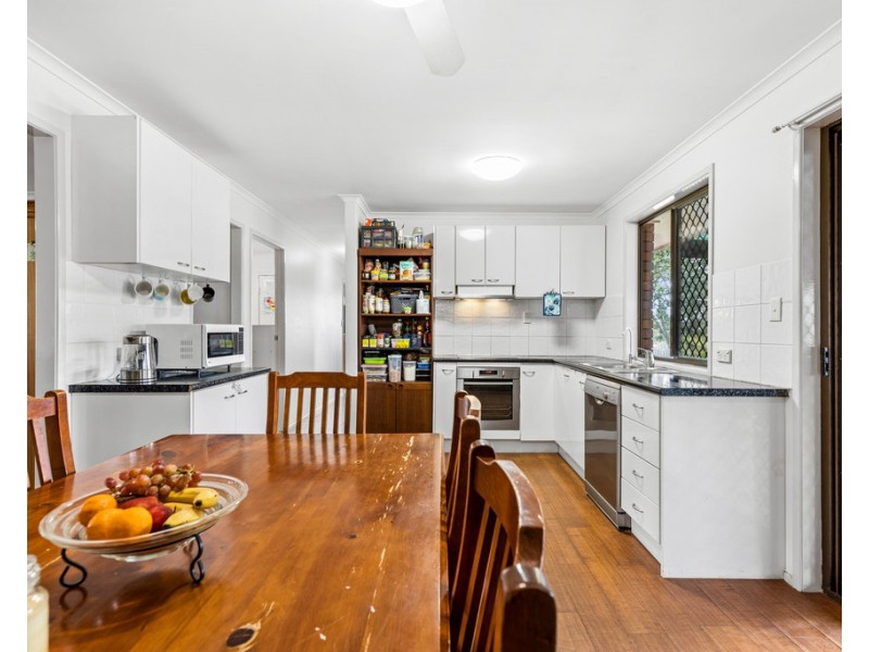 6 Hardy Court, Wilsonton Heights QLD 4350