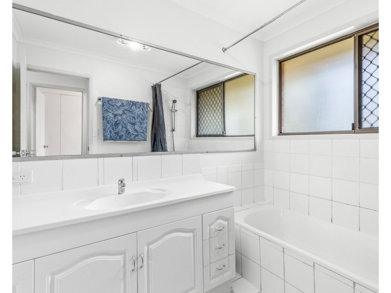 6 Hardy Court, Wilsonton Heights QLD 4350