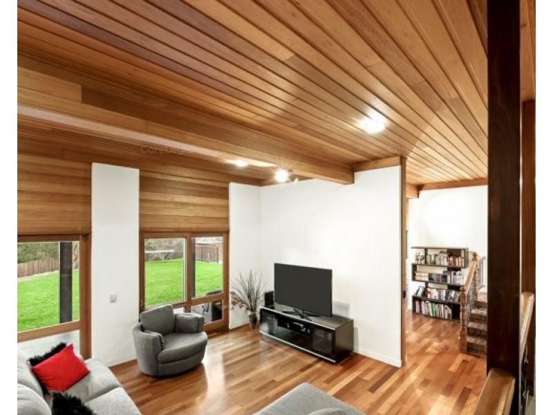 10 MCSTAY STREET, Middle Ridge QLD 4350
