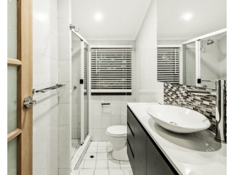10 MCSTAY STREET, Middle Ridge QLD 4350