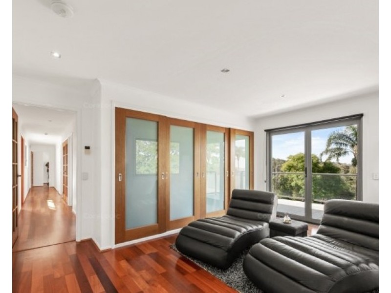 10 MCSTAY STREET, Middle Ridge QLD 4350