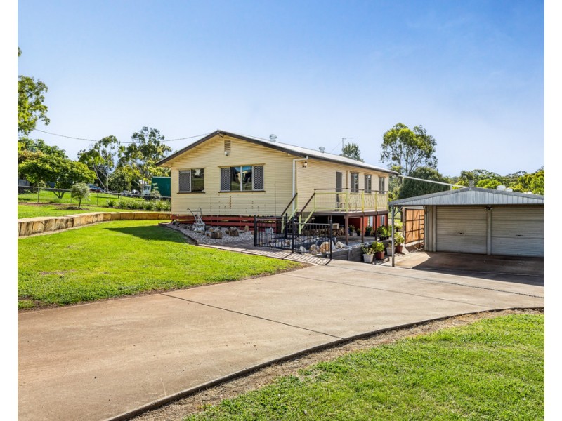 31 Peters Road, Meringandan West QLD 4352