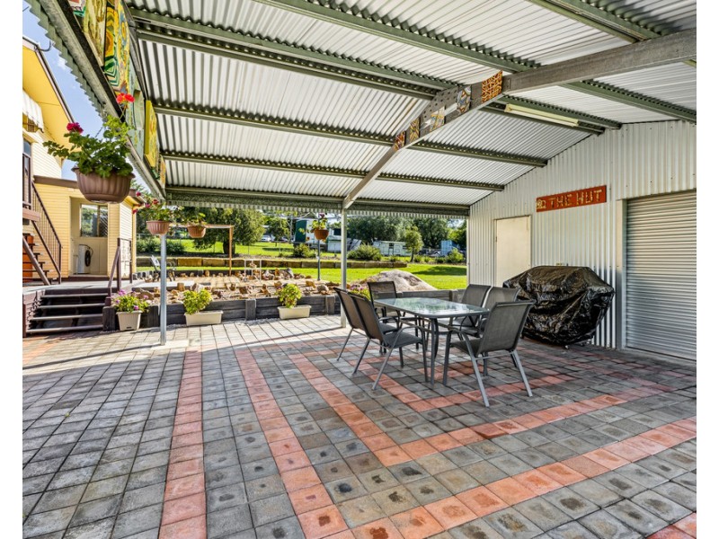31 Peters Road, Meringandan West QLD 4352