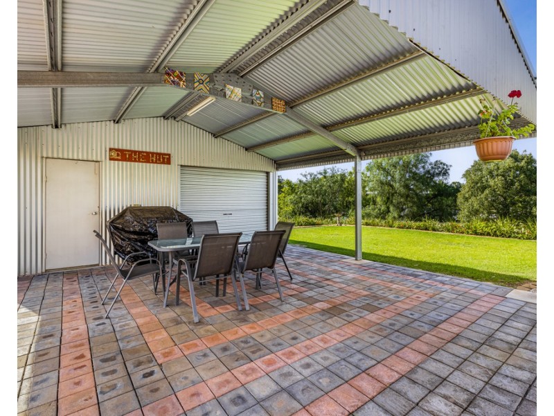 31 Peters Road, Meringandan West QLD 4352