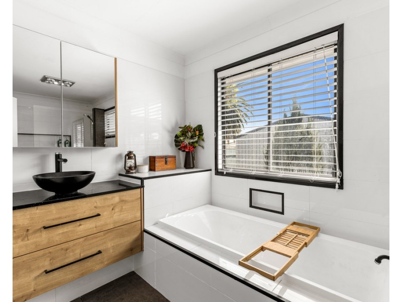 56 Eton Street, Cambooya QLD 4358