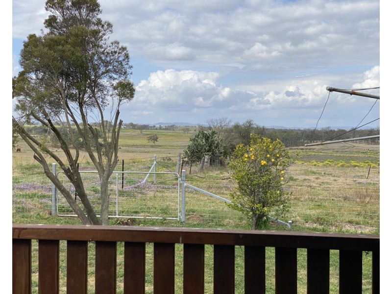 44 Whittaker Road, Southbrook QLD 4363