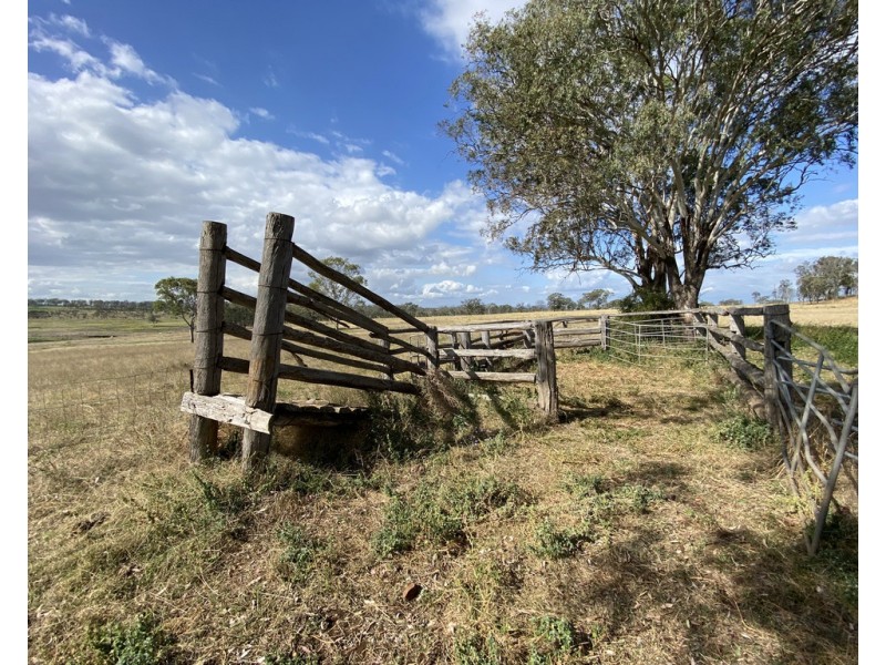 44 Whittaker Road, Southbrook QLD 4363