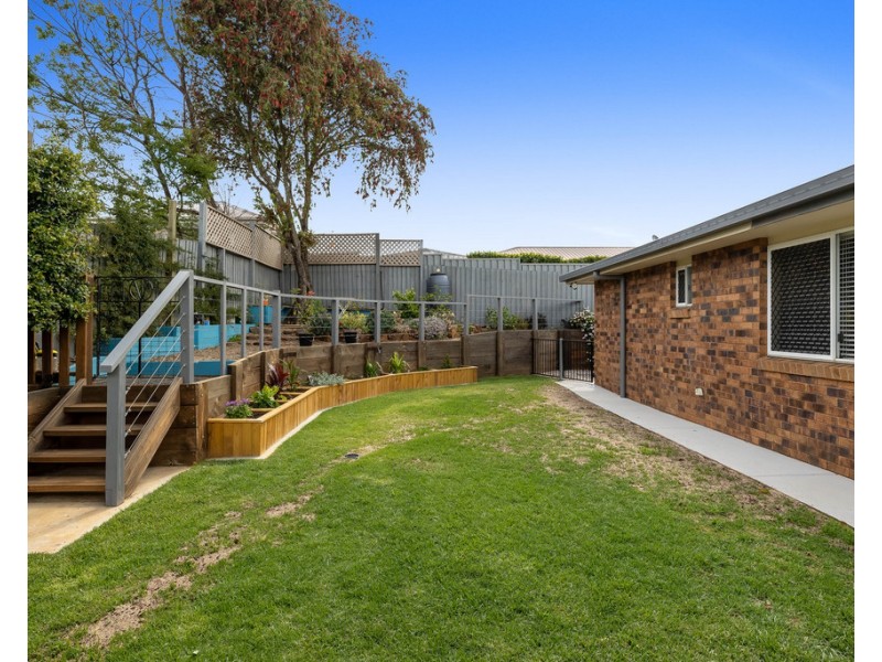 8 Fern Drive, Kearneys Spring QLD 4350