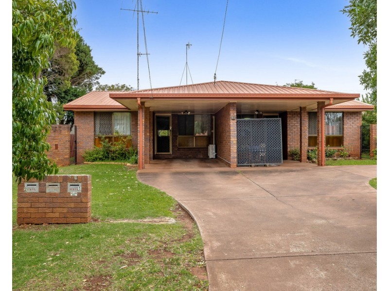 Unit 1 and 2, 11 Hinkler Crescent, Wilsonton QLD 4350