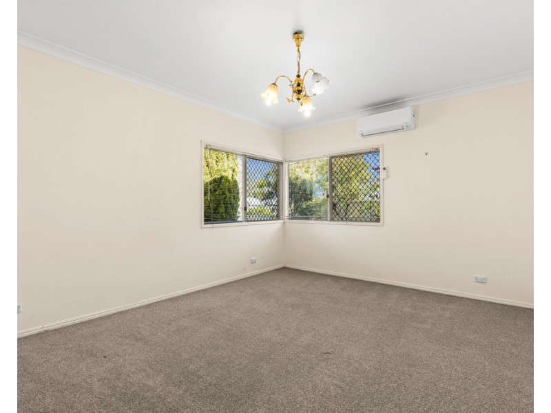 5 Lloyd Street, Harristown QLD 4350