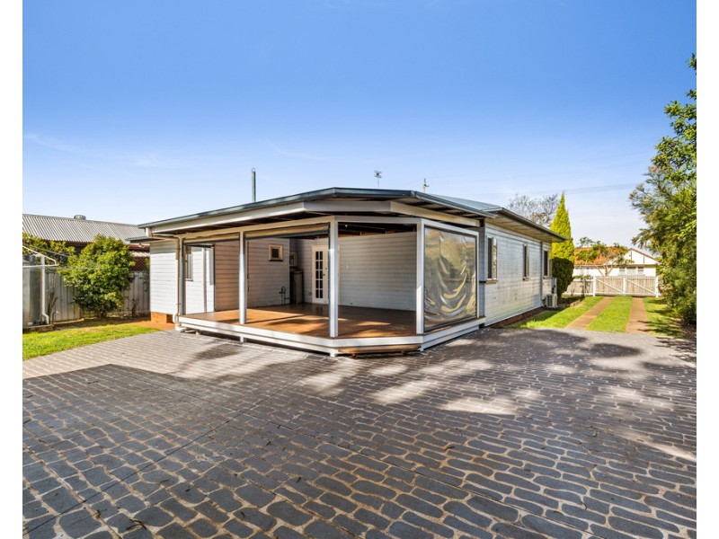 5 Lloyd Street, Harristown QLD 4350