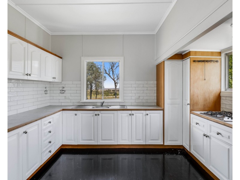 32 Hick Road, Greenmount East QLD 4359