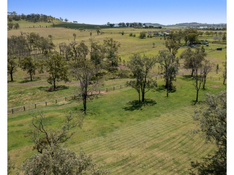 32 Hick Road, Greenmount East QLD 4359