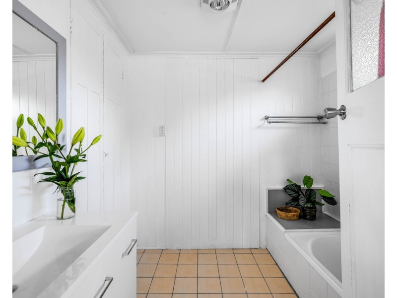 18 Boulton Terrace, Toowoomba City QLD 4350