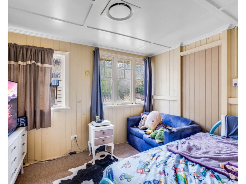 18 Boulton Terrace, Toowoomba City QLD 4350