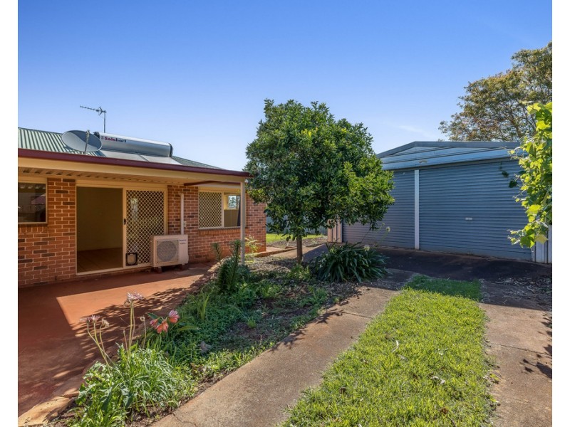 15 Erin Street, Wilsonton QLD 4350