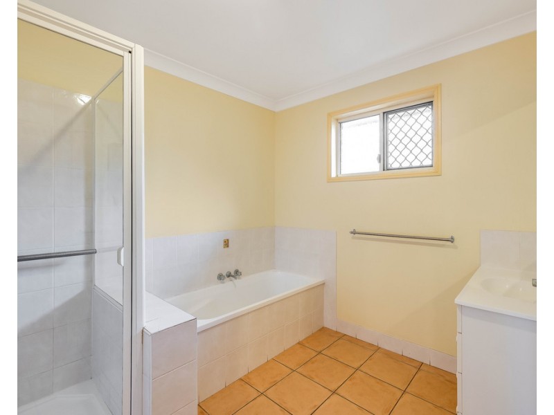 15 Erin Street, Wilsonton QLD 4350