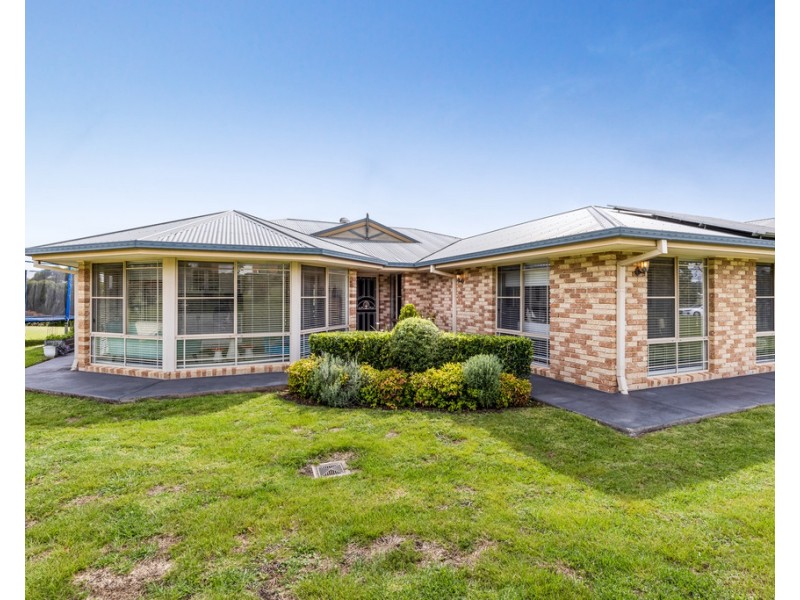 1 Hazelmere Court, Hodgson Vale QLD 4352