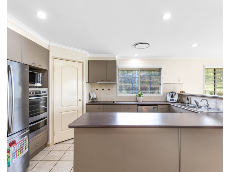 1 Hazelmere Court, Hodgson Vale QLD 4352