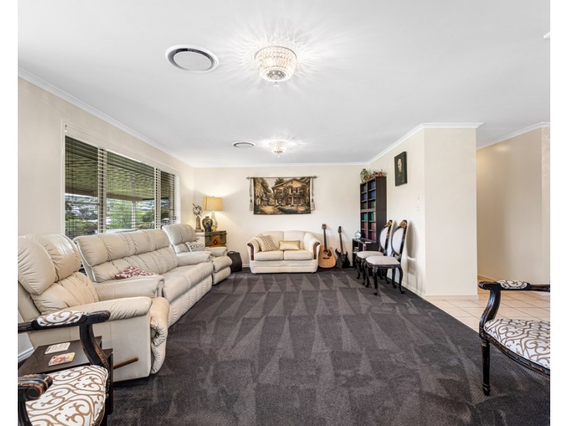 1 Hazelmere Court, Hodgson Vale QLD 4352