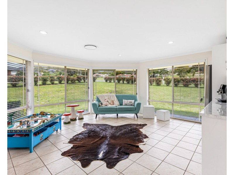 1 Hazelmere Court, Hodgson Vale QLD 4352