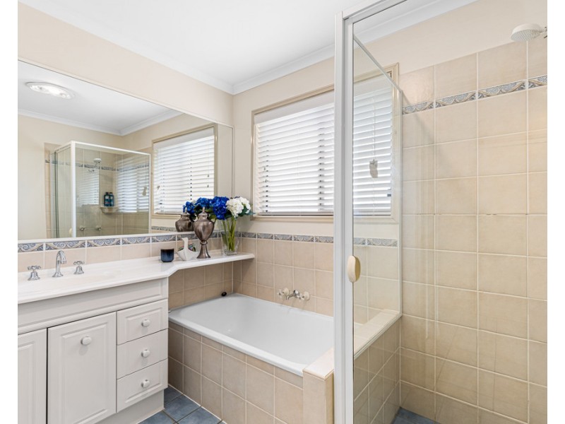 1 Hazelmere Court, Hodgson Vale QLD 4352