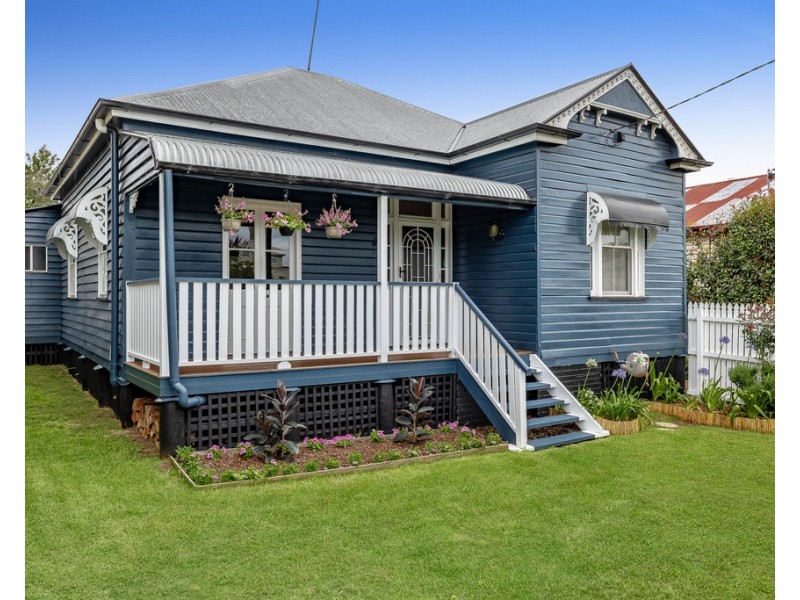 194 South Street, Centenary Heights QLD 4350