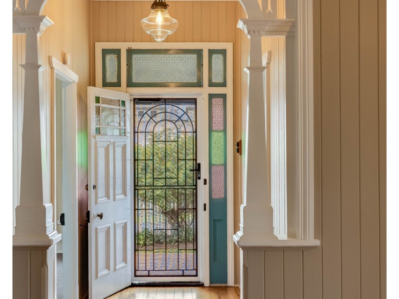 194 South Street, Centenary Heights QLD 4350