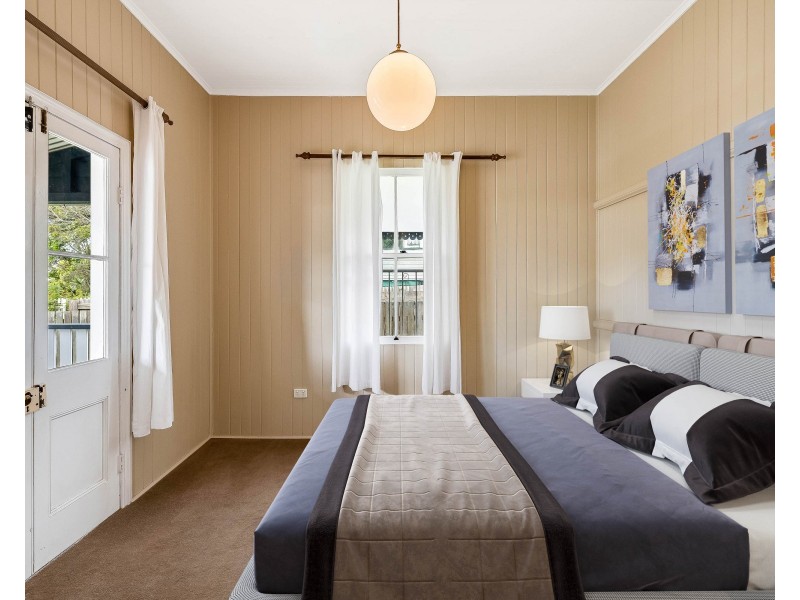 194 South Street, Centenary Heights QLD 4350