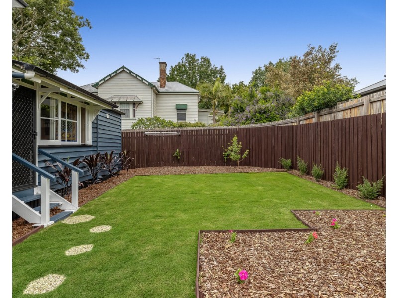 194 South Street, Centenary Heights QLD 4350