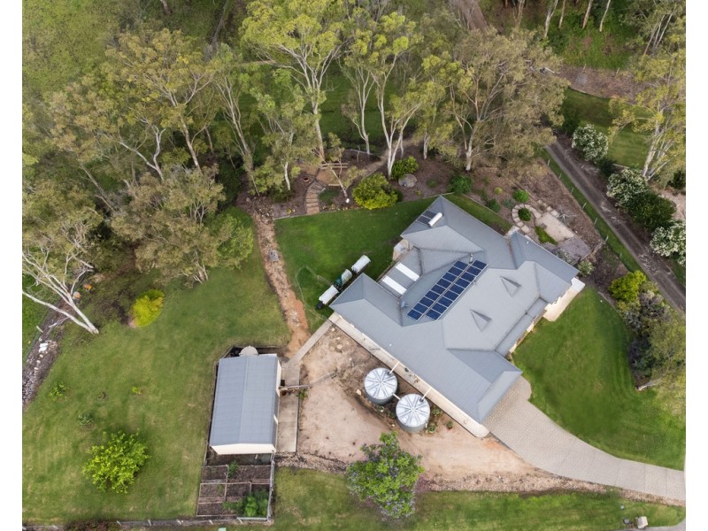 21 Lancaster Court, Top Camp QLD 4350