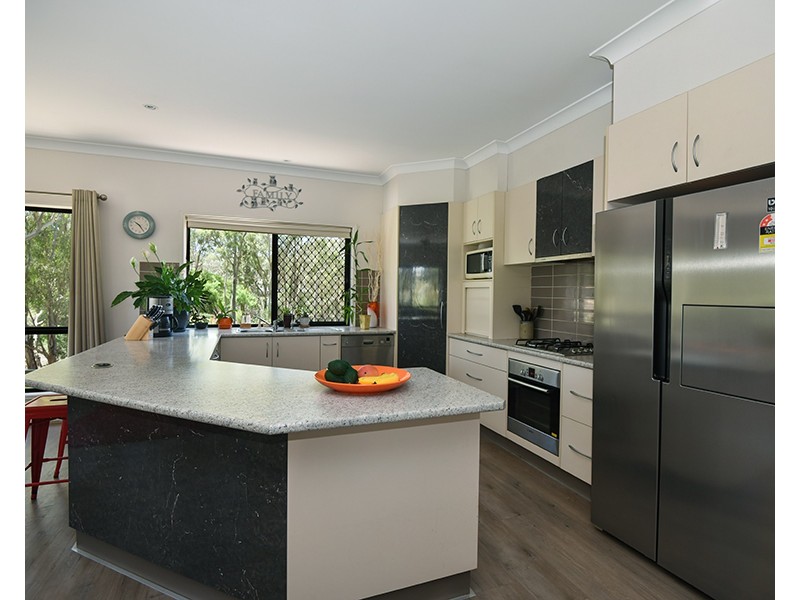 21 Lancaster Court, Top Camp QLD 4350