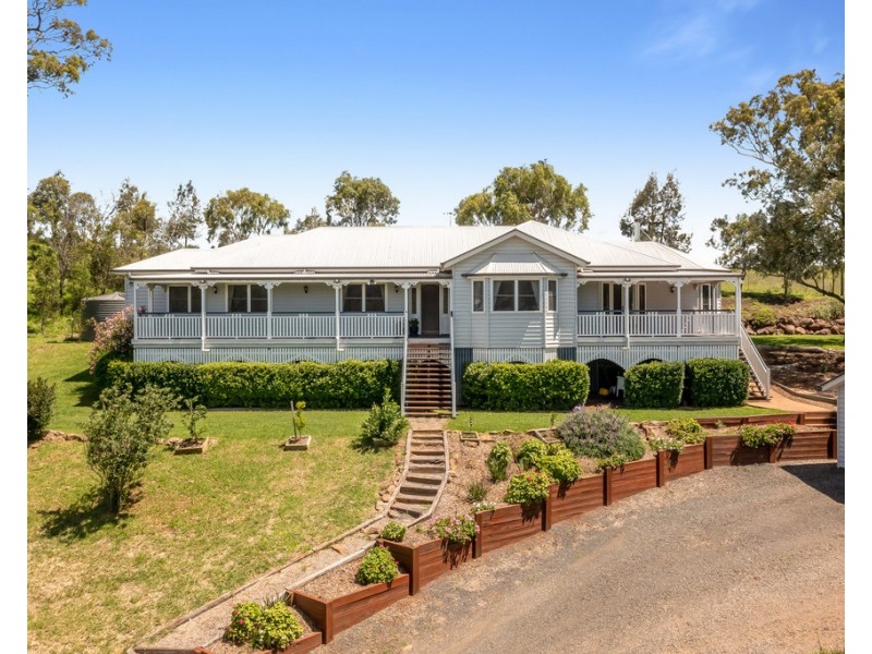 2 Saintly Place, Hodgson Vale QLD 4352