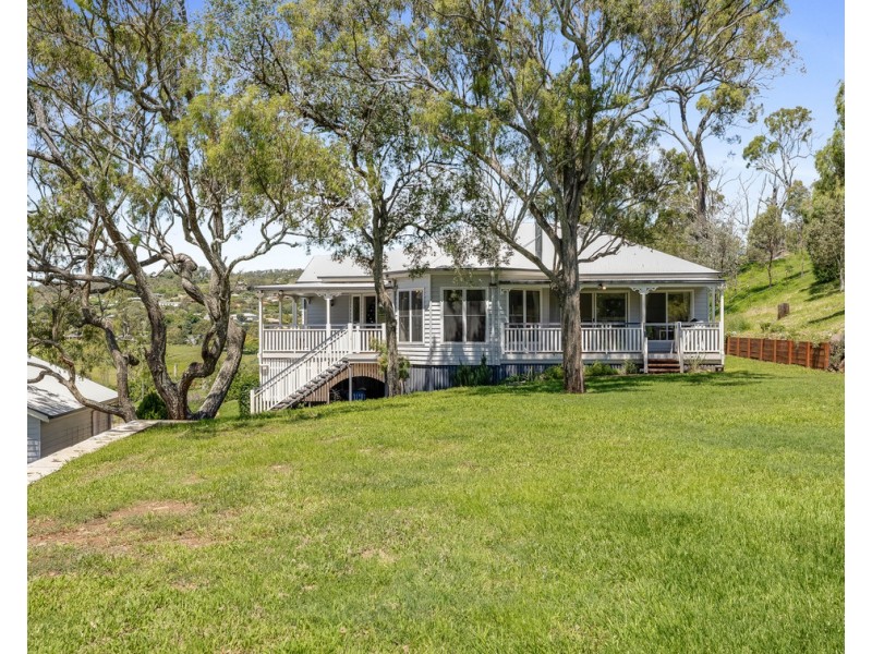 2 Saintly Place, Hodgson Vale QLD 4352