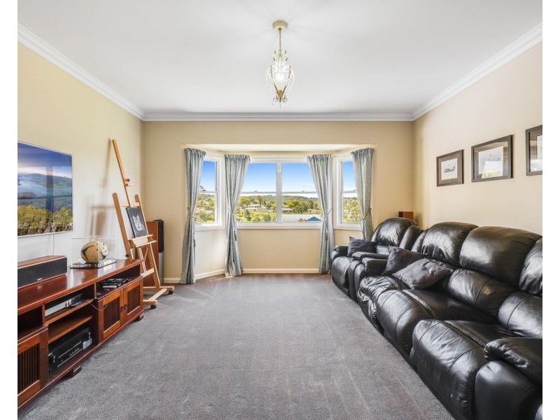 2 Saintly Place, Hodgson Vale QLD 4352