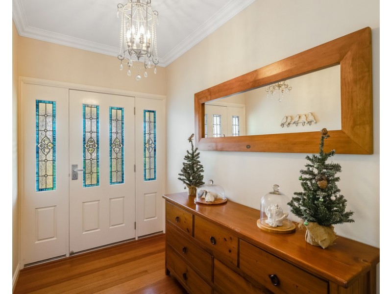 2 Saintly Place, Hodgson Vale QLD 4352