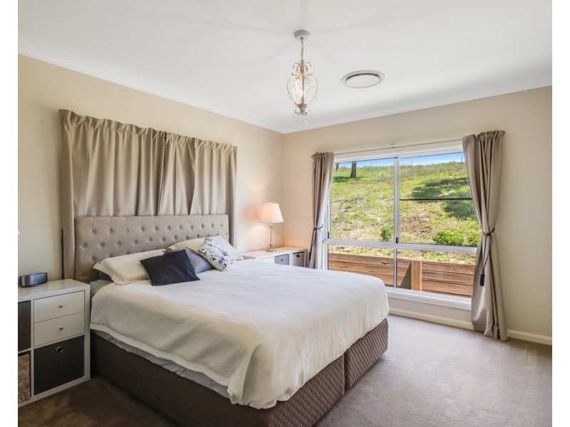 2 Saintly Place, Hodgson Vale QLD 4352