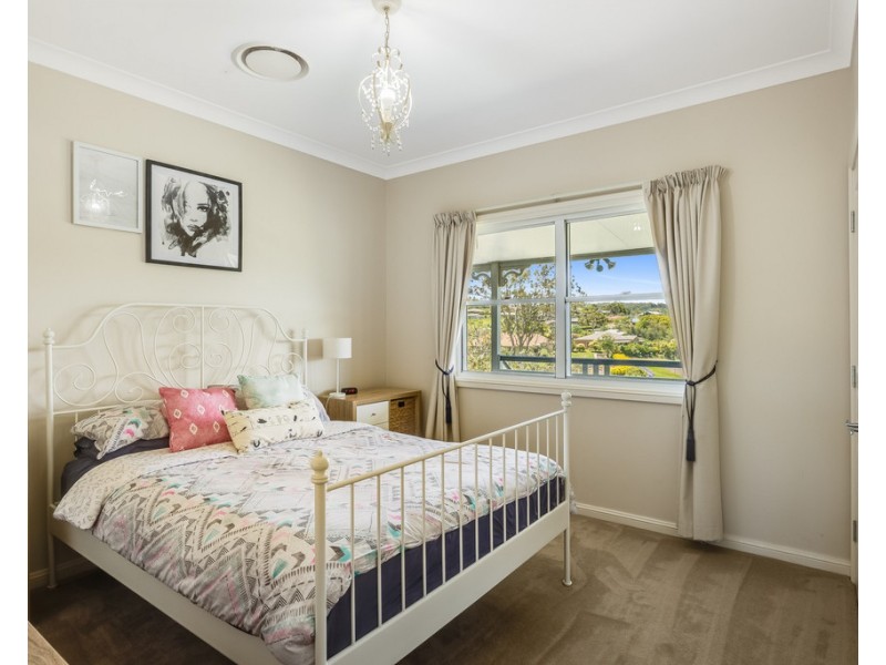 2 Saintly Place, Hodgson Vale QLD 4352