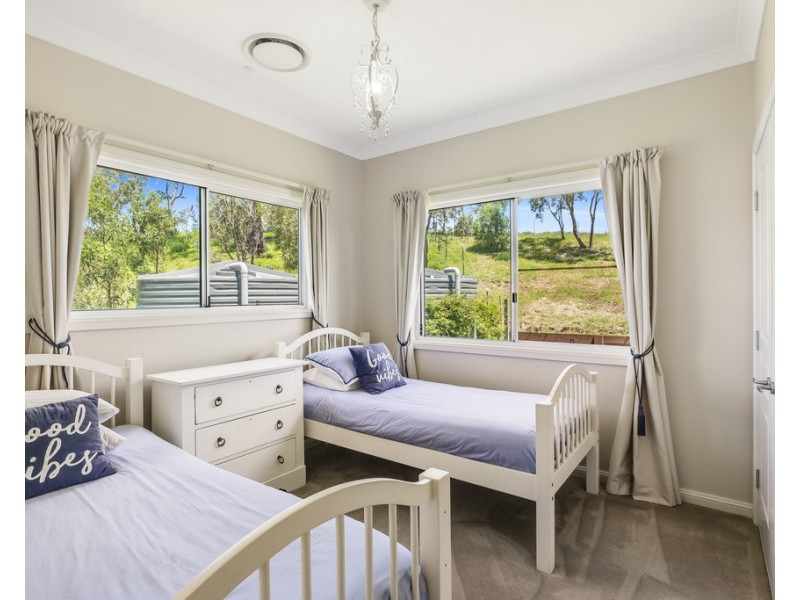 2 Saintly Place, Hodgson Vale QLD 4352