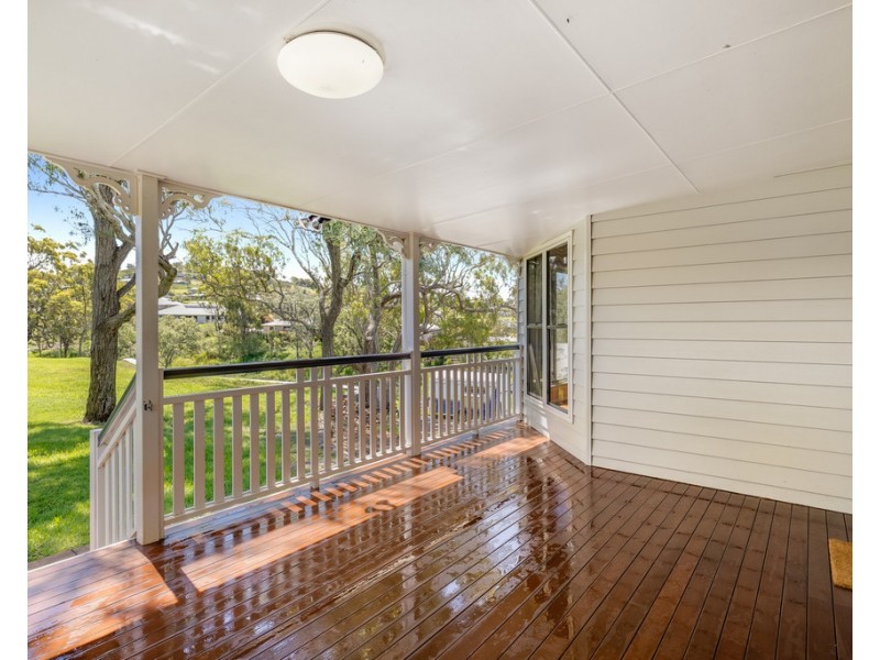 2 Saintly Place, Hodgson Vale QLD 4352